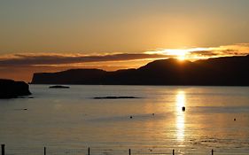 The Loft At Strathardle - Lochside Apartment, Isle Of Skye